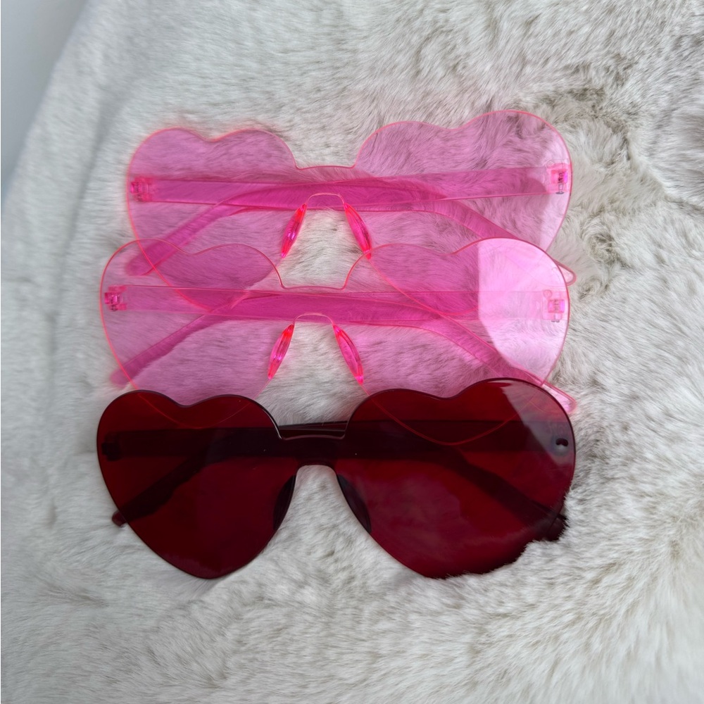 Amazon Heart-Shaped Sunglasses Set - Red and Pink
